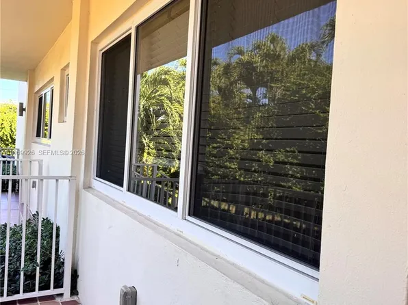 1035 94th St #4, Miami Beach, FL 33154