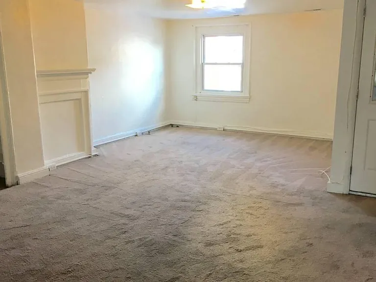 255 S 10th St #2 — Photo 2
