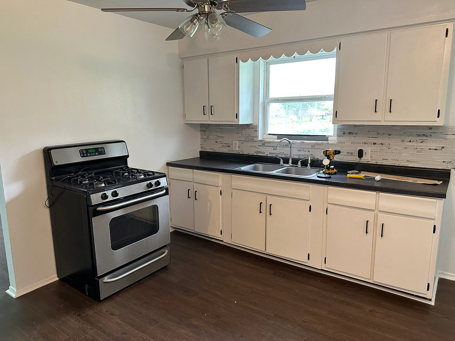 2 bed, 939 sqft, $1,200 — Photo 4