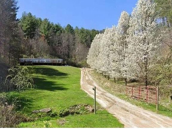 3rd image of 5657 N Fork Rd