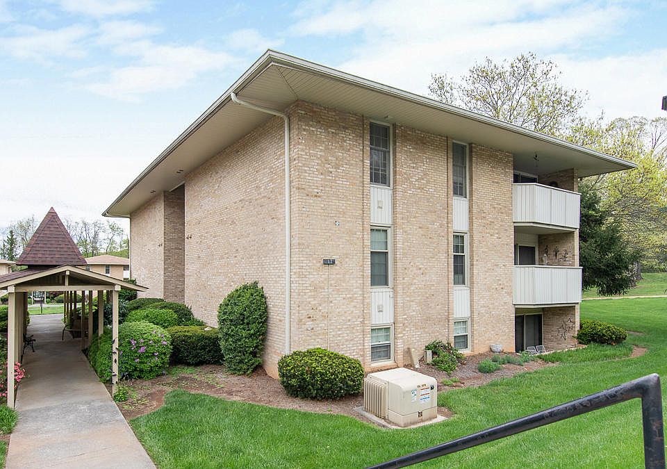 1st image of 5260 Crossbow Cir Unit 17C