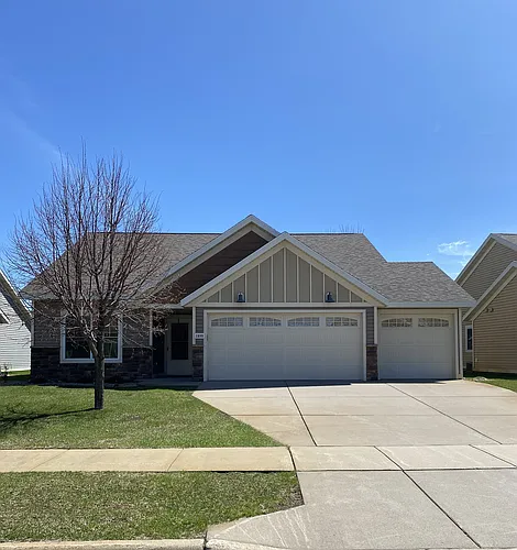 1890 Ladbrook Ln Photo 1