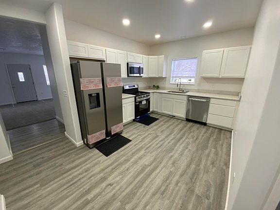 4th image of 1156 Knapp St