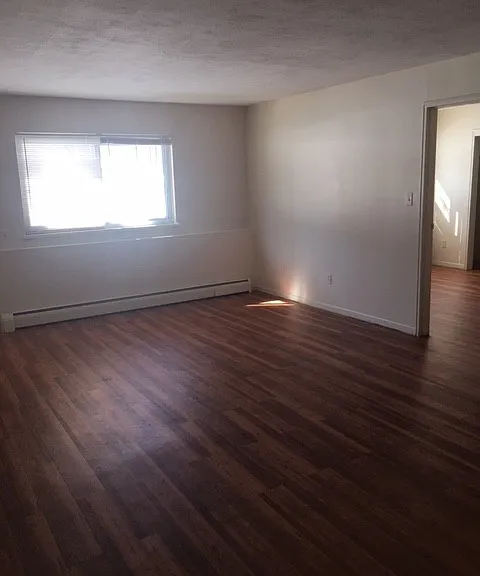 Pondview Apartments — Photo 3