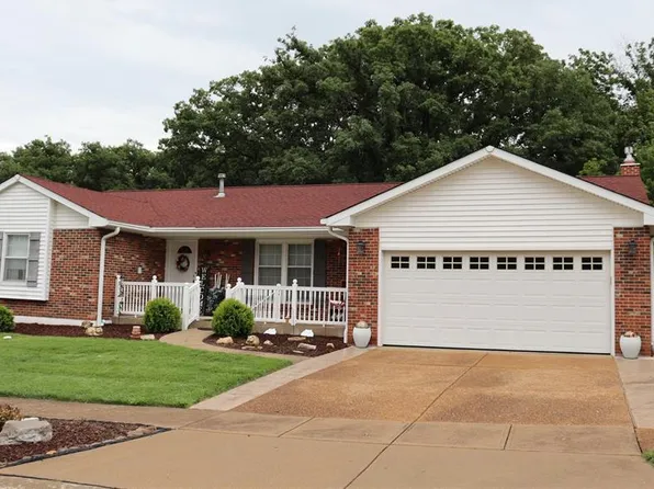 5844 Pierwood Dr, Saint Louis, MO 63129