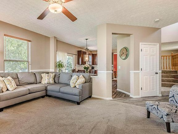3rd image of 5620 Newland Ct