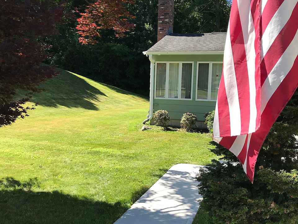 2nd image of 84 Valleyview Dr