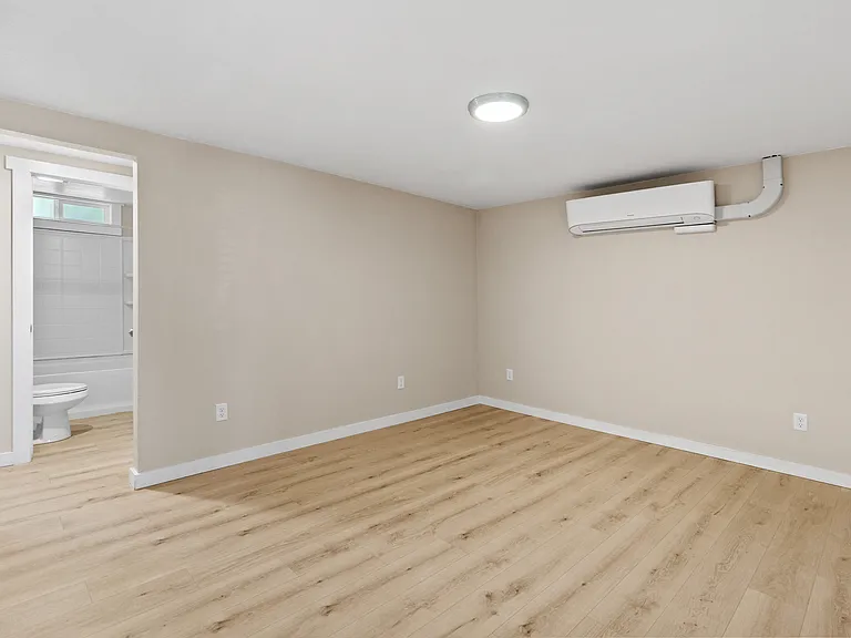 728 Walnut St — Photo 9