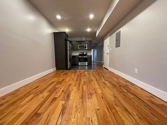 4th image of 19 Jewett Ave #37E