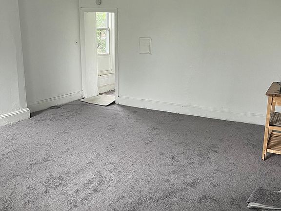 3rd image of 408 N 32nd St Floor 2