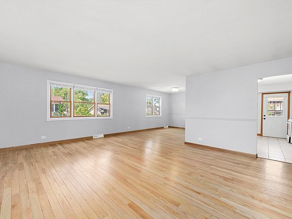 2nd image of 553 N Ashbury Ave