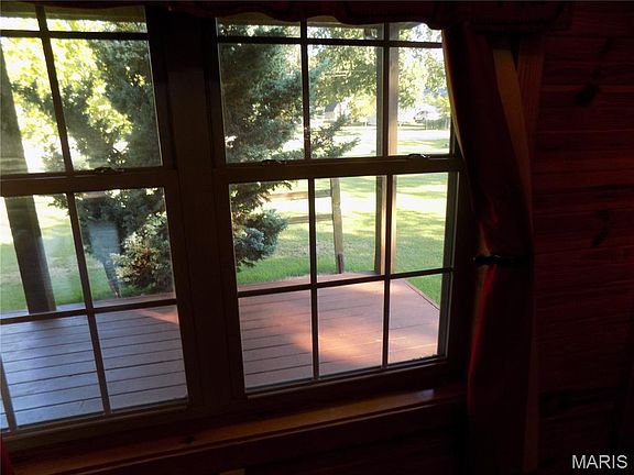 5th image of 1308 Lake Dr