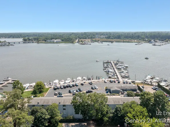 33 Griffith Sargeants Marina St, Saugatuck, MI 49453