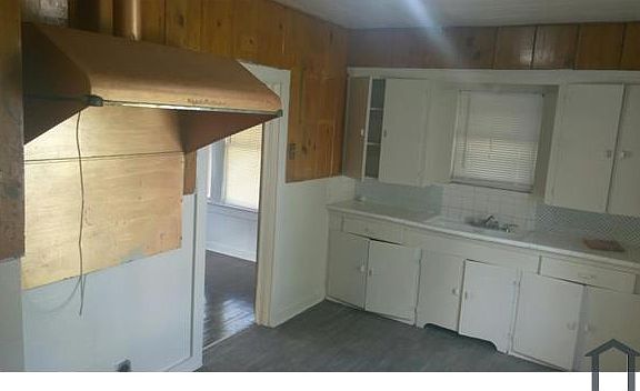 2nd image of 271 E Lambert St #A