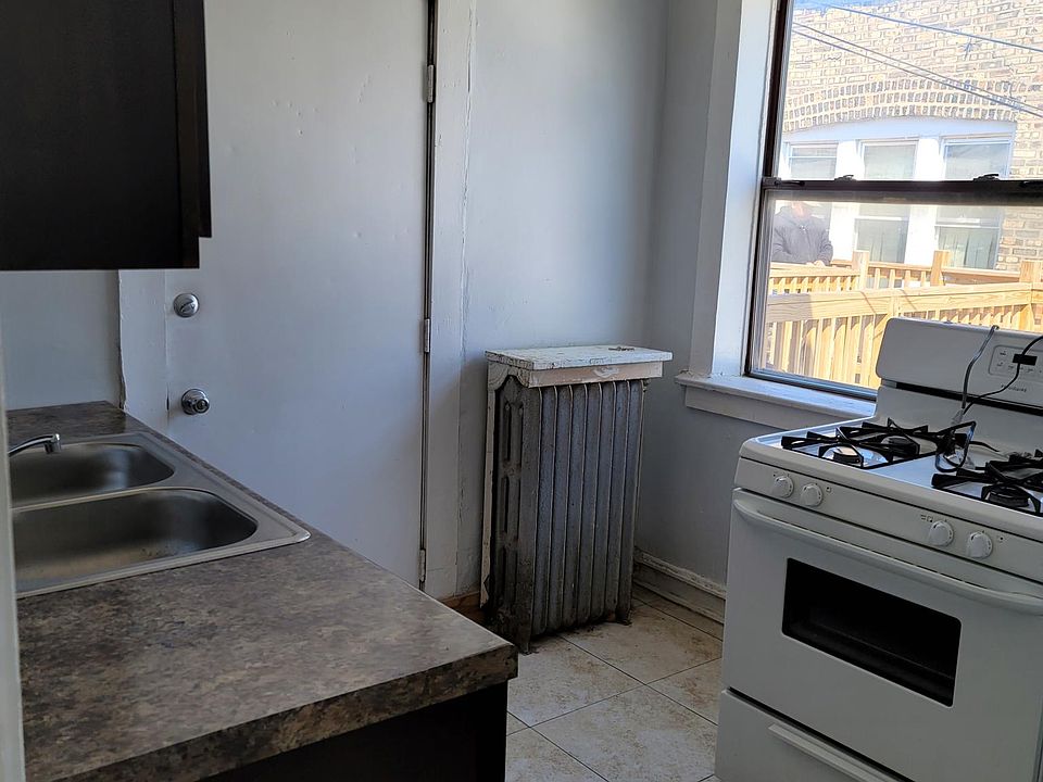 1st image of 7505 S Prairie Ave Floor 2