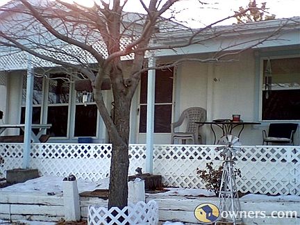 Full Coverd Deck Faces East Beautiful Views