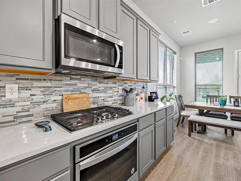 6506 Tiburon Lakes Dr — Photo 14