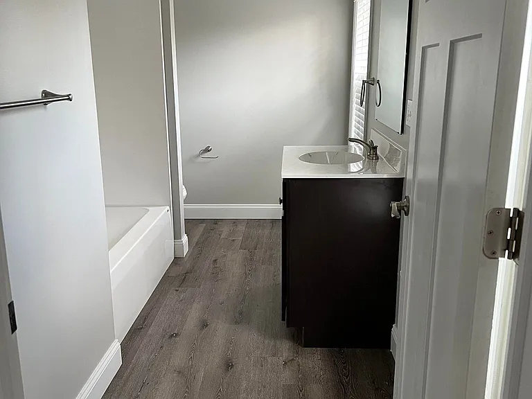 904 Campbell St — Photo 10