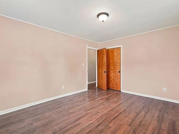 3rd image of 35 Avondale Dr #13