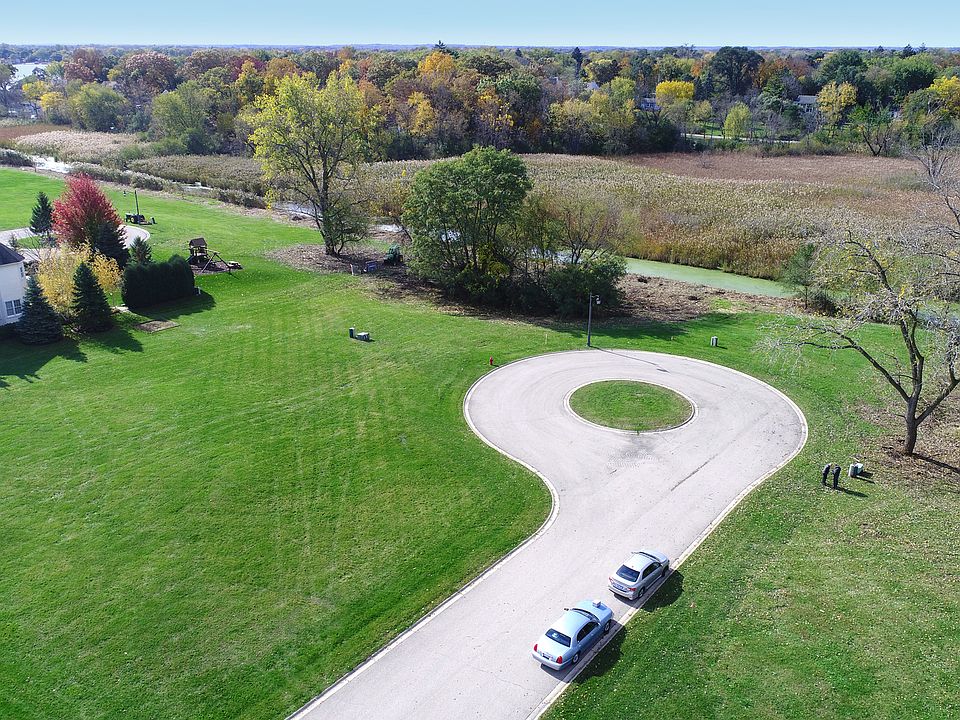 2nd image of 825 Peninsula Dr