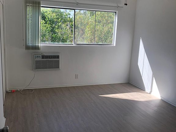 3rd image of 501 N Rossmore Ave #108