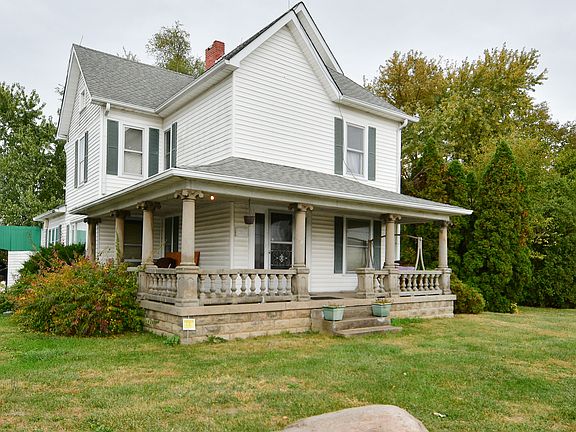 2nd image of 3225 S Lynhurst Dr