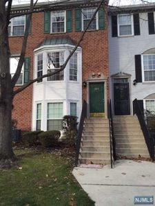 249 Larch Ln, Mahwah, NJ, 07430