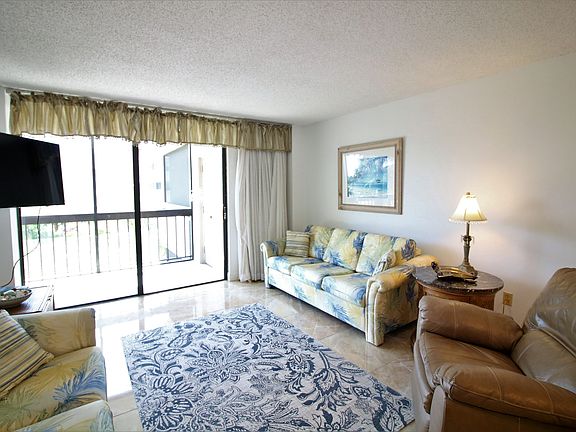 2nd image of 693 Seaview Ct APT 409