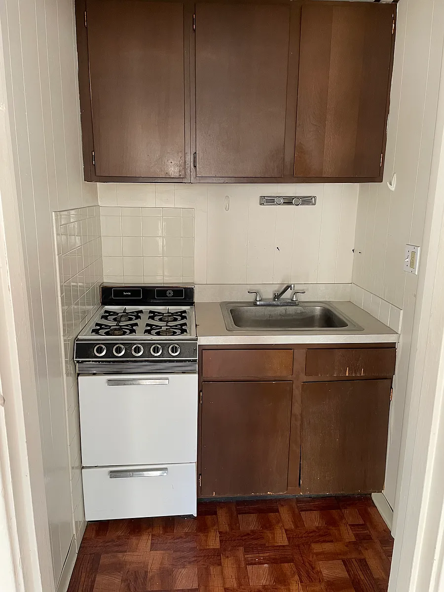 Building Photo - 106 N Pine St #1R
