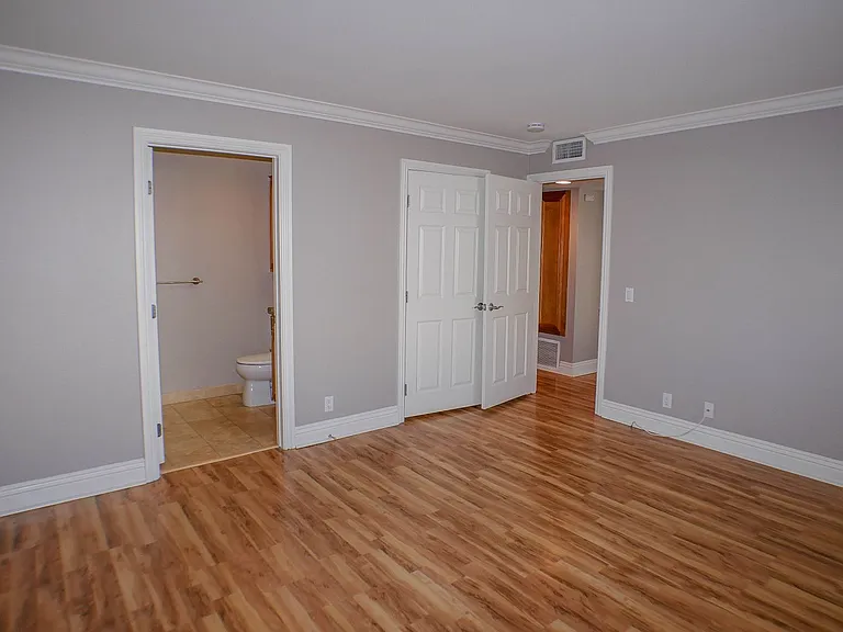 7509 Draper Ave #202 — Photo 12