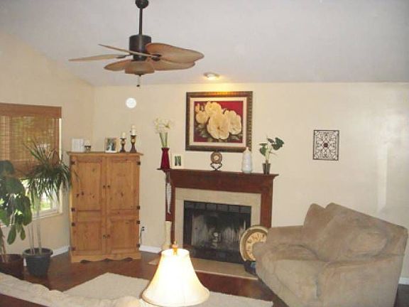 FAmily room w/ new floors