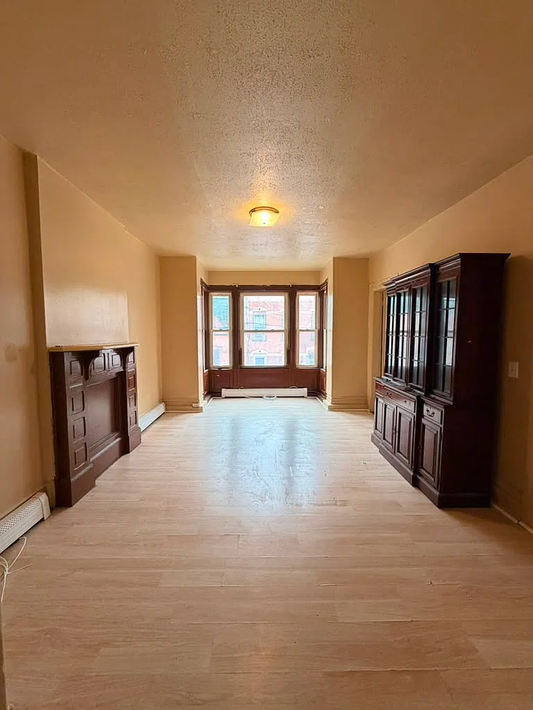 3 bed, 1100 sqft, $1,390 — Photo 4