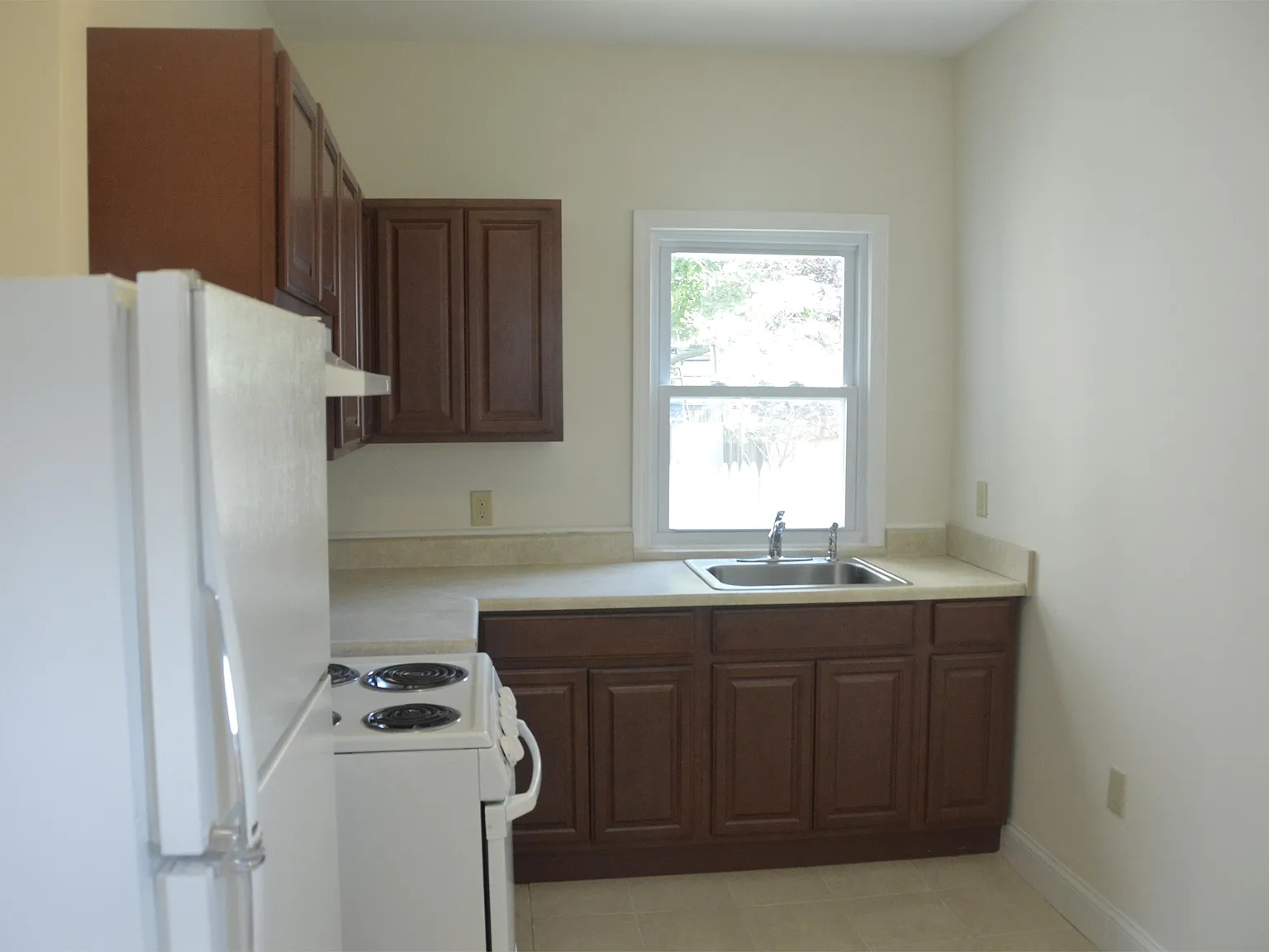 429 Central Street - 1R — Photo 2