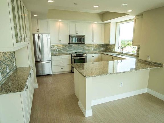 2nd image of 1325 Snell Isle Blvd NE Unit 612