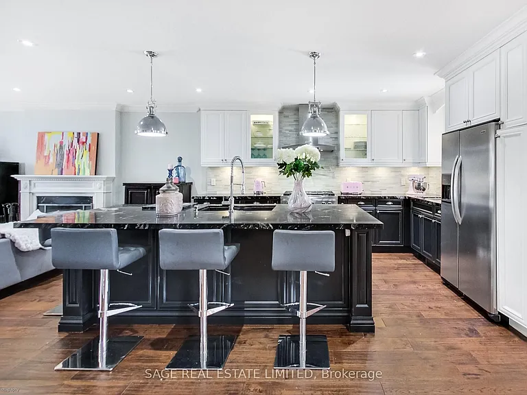 108 Beresford Ave — Photo 11