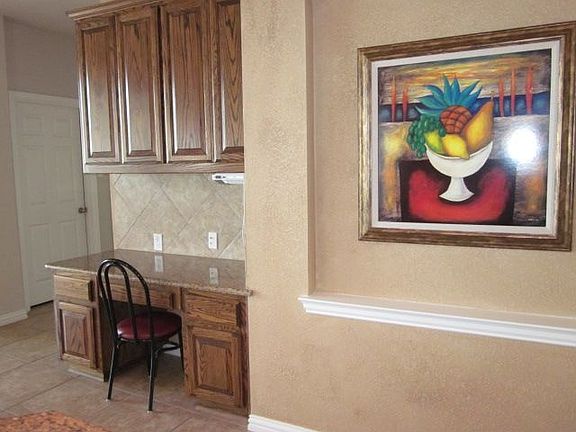 5th image of 2819 Barnhill Ln