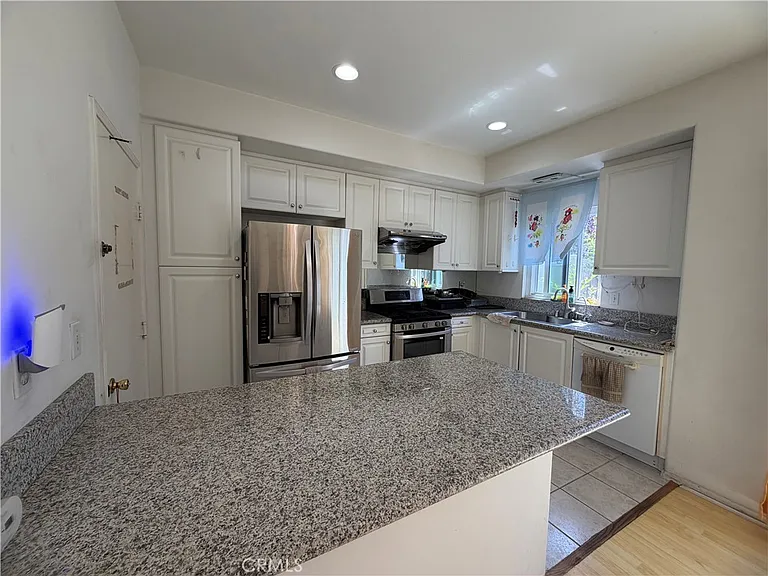 23812 Los Codona Ave — Photo 14