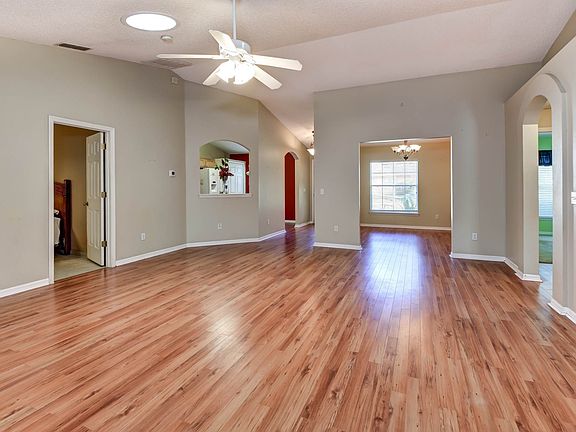 5th image of 1820 Trinidad St