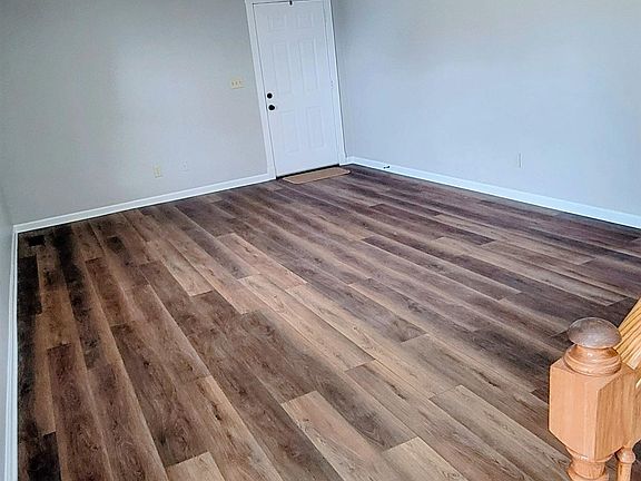 2nd image of 608 Eastman Ave