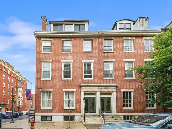 900 Pine St APT 1F, Philadelphia, PA 19107