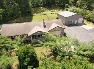 8410 Old Orchard Ln, Dittmer, MO 63023
