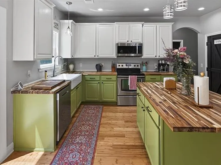 221 Allenbrooke Dr — Photo 8