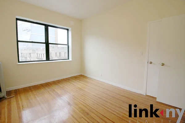 Rented by Link NY Realty | media 10