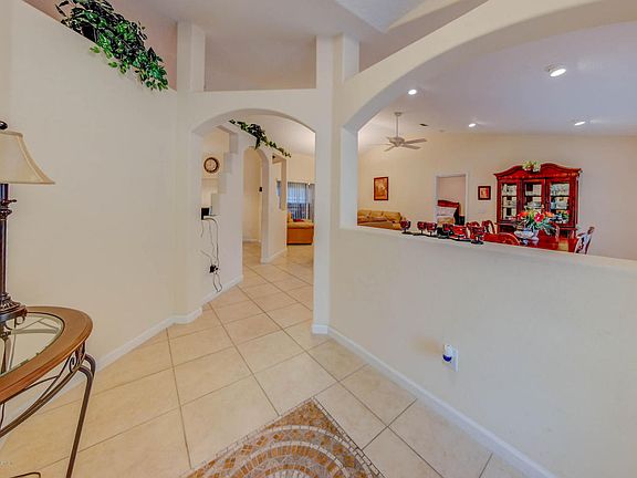 4th image of 56 Wasserman Dr