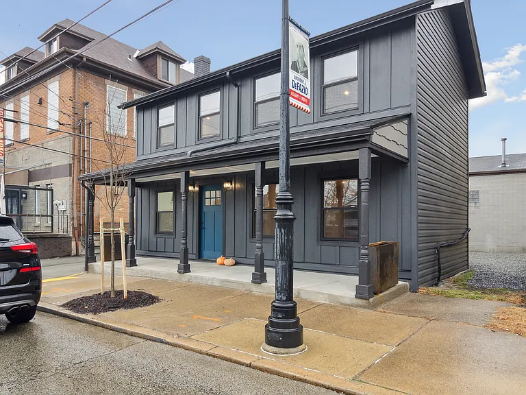 317 James St — Photo 32