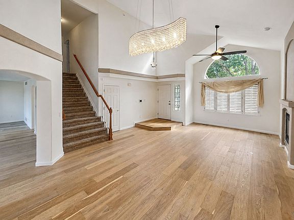 4th image of 10242 Jill Ave