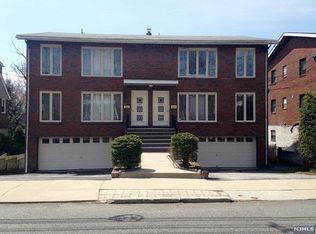 422 Plateau Ave, Fort Lee, NJ 07024