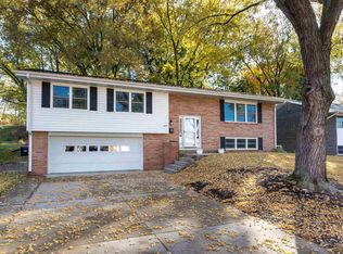 1445 Oeth Ct, Dubuque, IA 52003