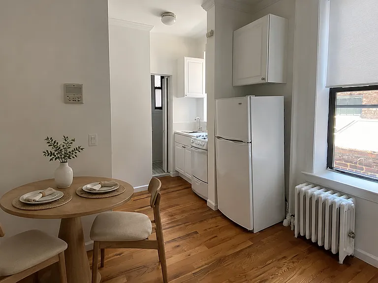 194 Bleecker St — Photo 3