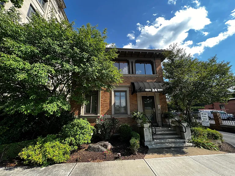 24 S River St #3 — Photo 1